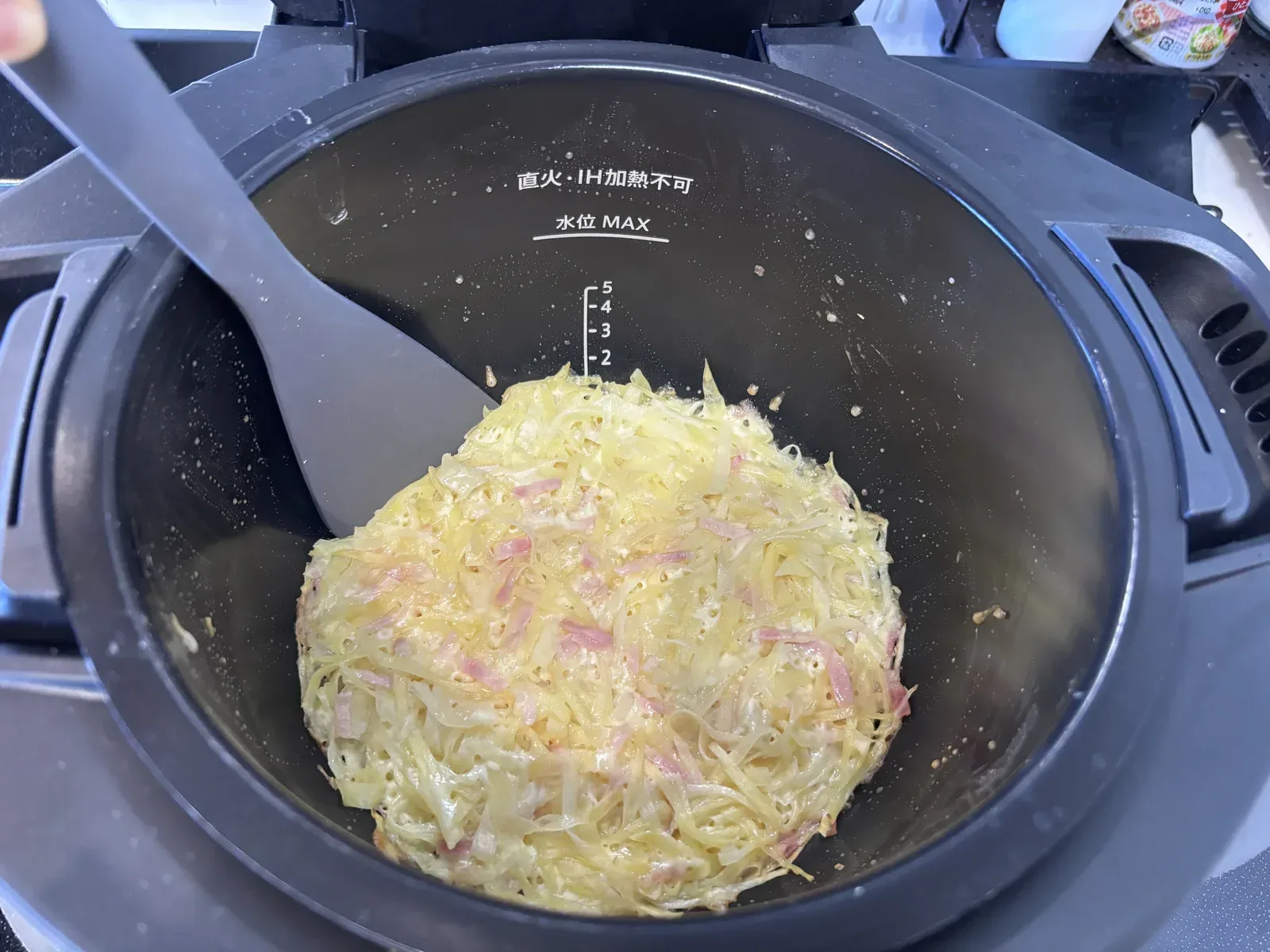 焼き上がったガレット（ホットクックの内鍋）