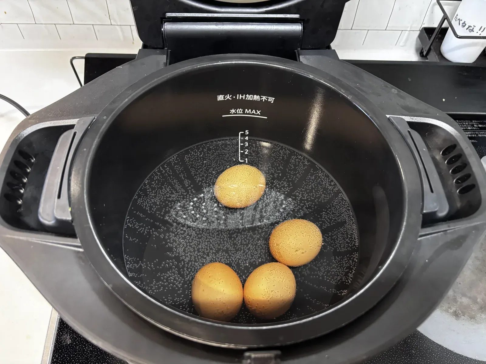 調理が終わったホットクック内鍋の温泉卵