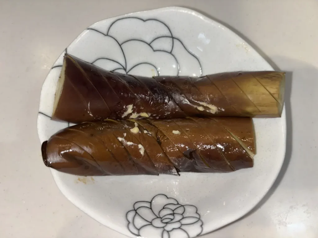 器に盛ったホットクックのなすの揚げ焼き