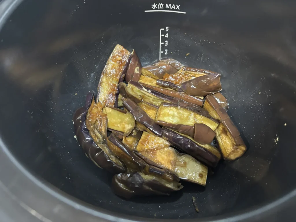 混ぜたあと。下にたまった煮汁が全体に回りました